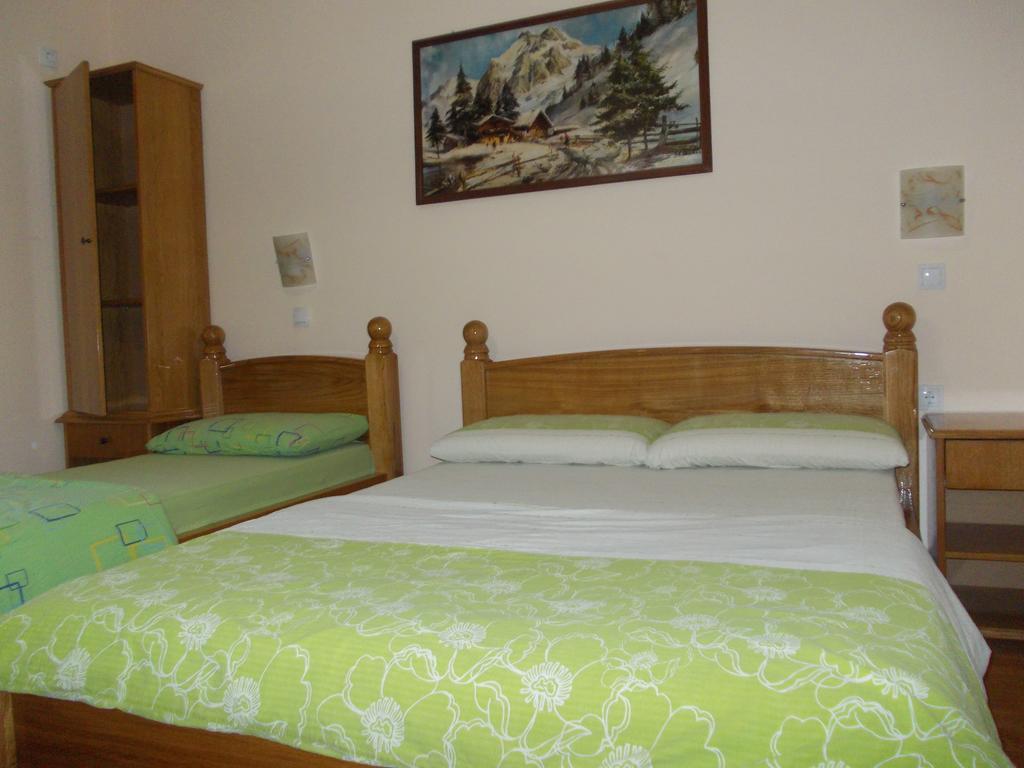 Kuca Za Odmor "Karalic" Bed & Breakfast Lezimir Exterior photo